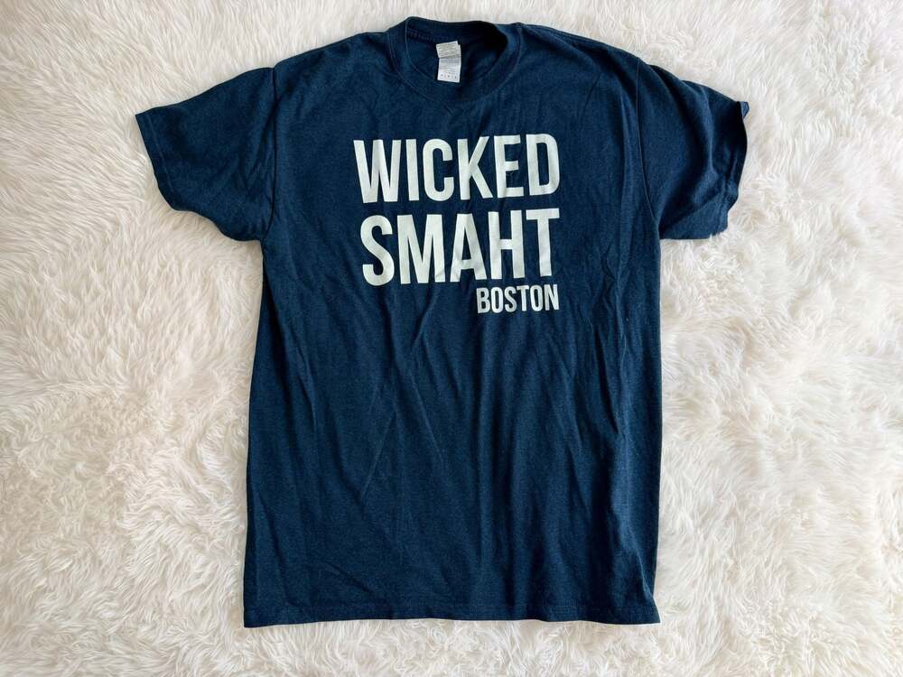 Gildan Wicked Smaht Boston Graphic T-Shirt Size M